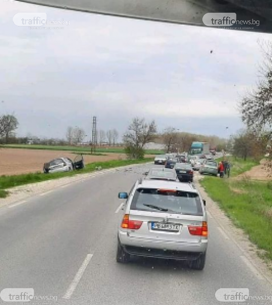 Отново катастрофа край Пловдив! Кола излезе извън пътя