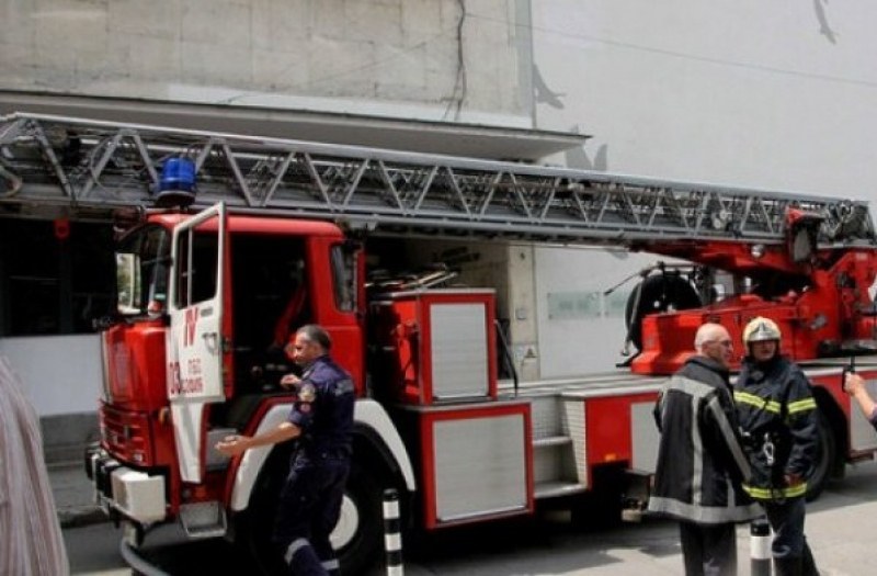 Два екипа огнеборци вдигнати под тревога заради пожар в Столипиново