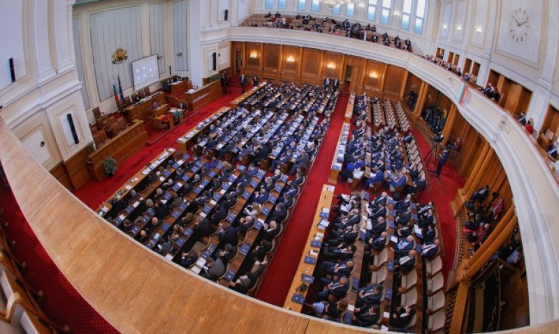 Партийната субсидия остава 8 лева на глас, предложението за 1 лев се отхвърли
