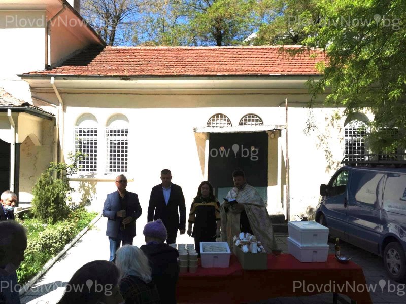 200 порции курбан зарадваха миряните в църквата „Свети Иван Рилски”