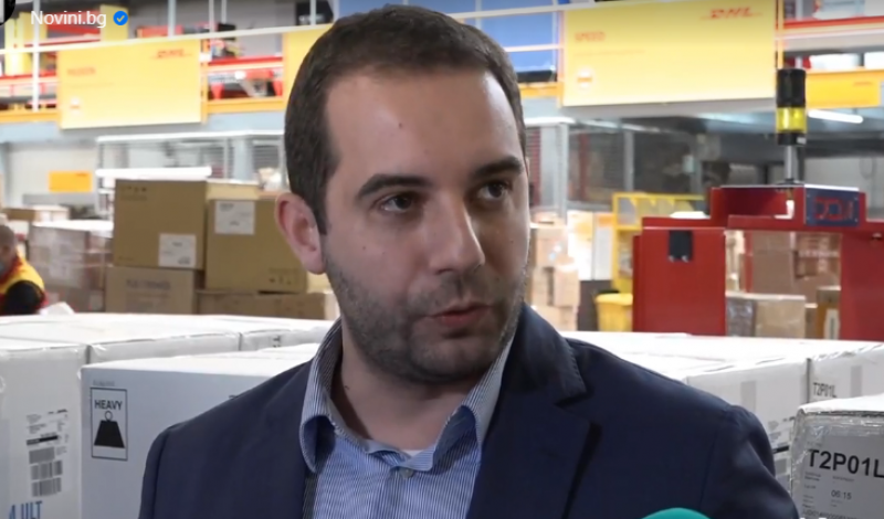 Пристигнаха у нас нови 274 000 дози от ваксината на Pfizer, може да удължат зелените коридори
