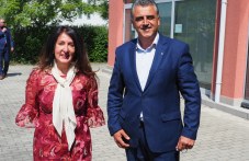 kmetat-maritsa-se-sreshtna-poslanik-765.jpg