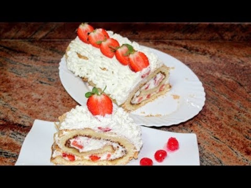 Руло с ягоди и кокос - вкусен и фин сезонен десерт
