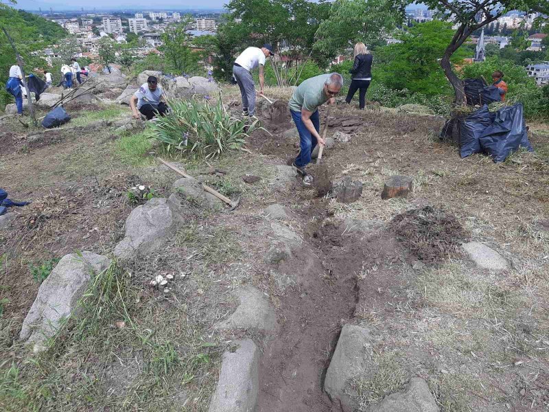 Извозиха 5 камиона с отпадъци в най-мащабната акция за почистване на Дановия хълм