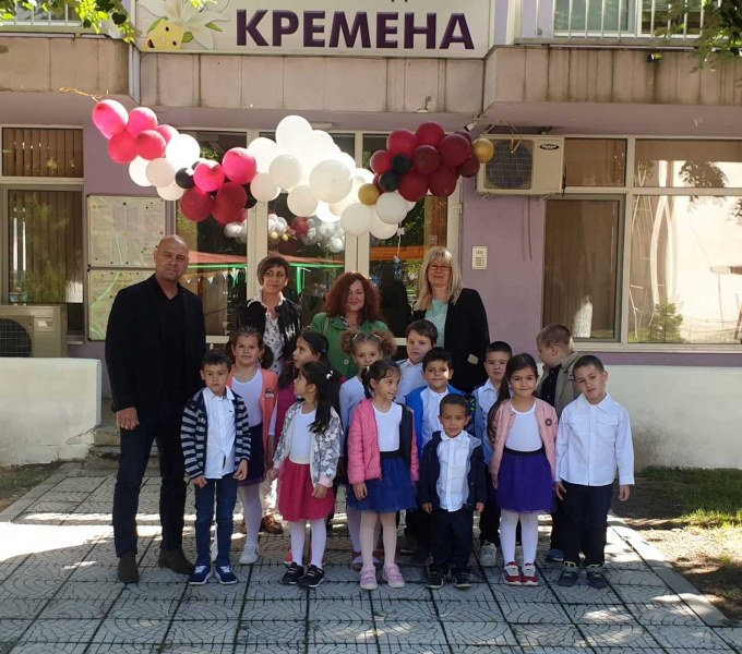 Кметът на “Тракия“ към децата: Вашите усмивки ни правят щастливи!