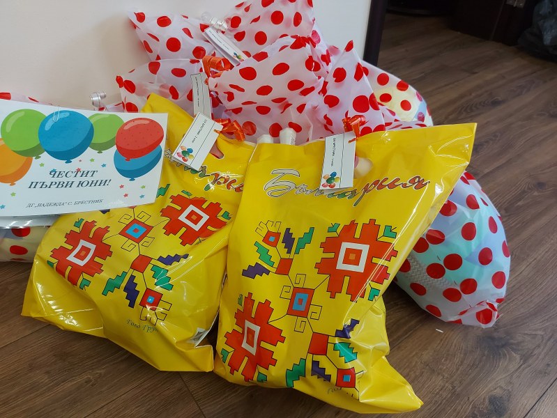 Община „Родопи” зарадва с подаръци за най-малките за Деня на детето