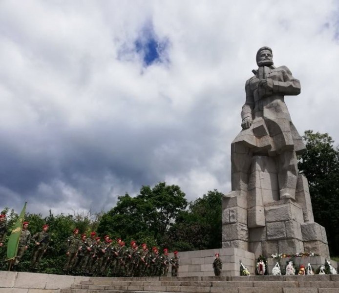 Калофер се преклони пред паметта на Ботев, специален гост беше вицепрезидентът