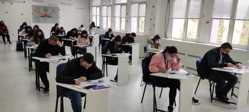 Днес: 13 306 абитуриенти у нас държаха изпити за професионална квалификация