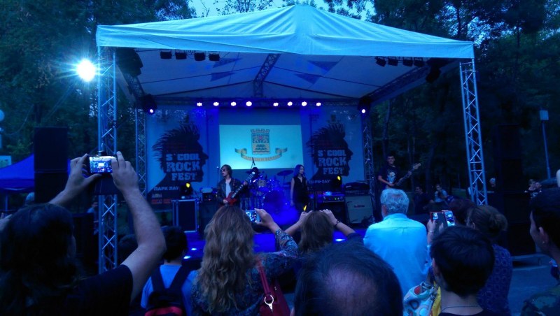15 ученически рок банди свирят на седмото издание на S`Cool Rock Fest в парк “Лаута“