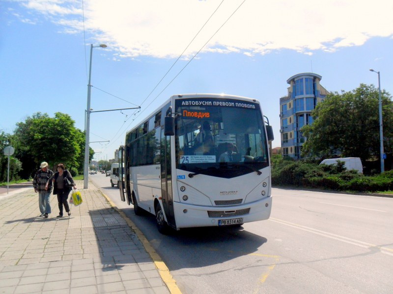 Допълнителни автобуси се движат днес в Пловдив заради Задушница