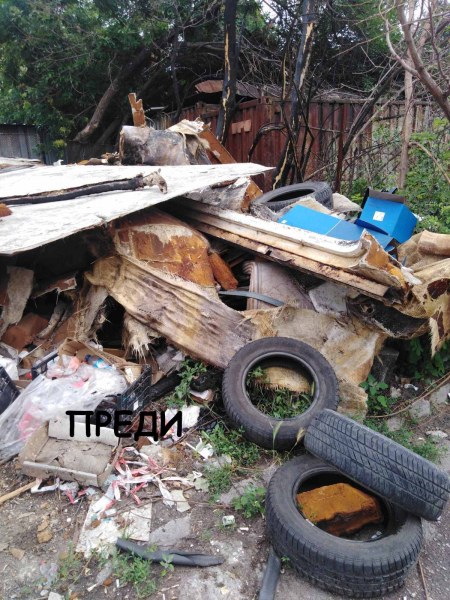 Три камиона извозваха боклуци от огромно сметище в Кючука