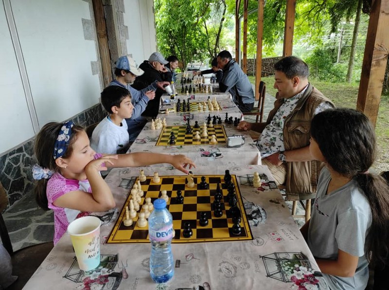 Първият шахматен турнир в Свежен откри неподозирани таланти