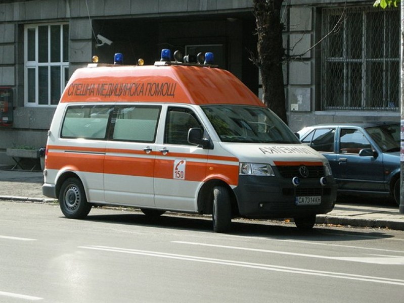 Мъж и жена припаднаха заради адската жега в Пловдив