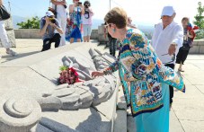 ruskiiat-poslanik-mitrofanova-uvazhi-313.jpg