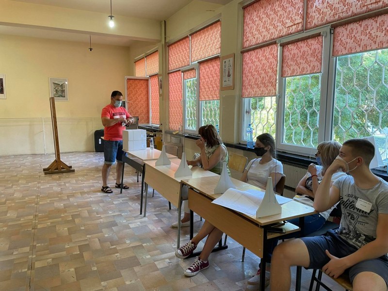 Бързо и лесно – така пловдивчани определят гласуването с машини