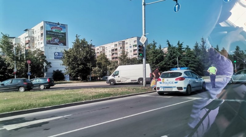 Катастрофа на Цариградско шосе, кола и бус се удариха