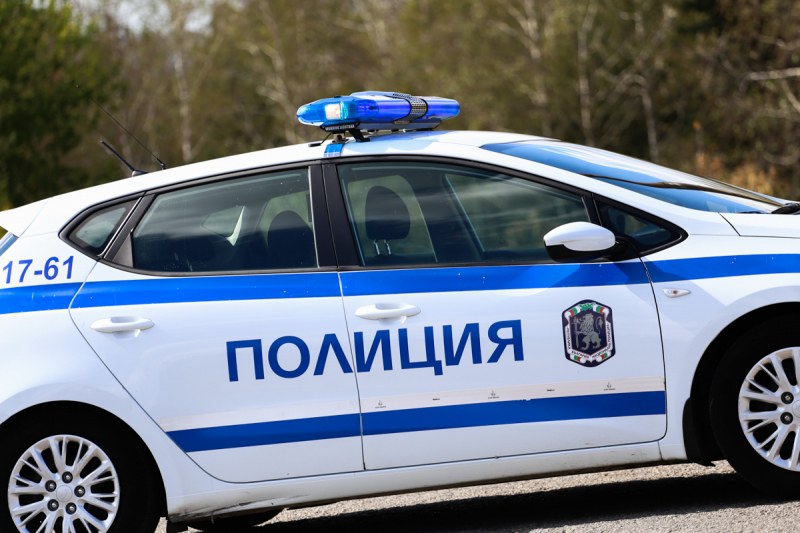 Неприятности в Карлово! Млад мъж обиждал хора, оказал съпротива на полицаи