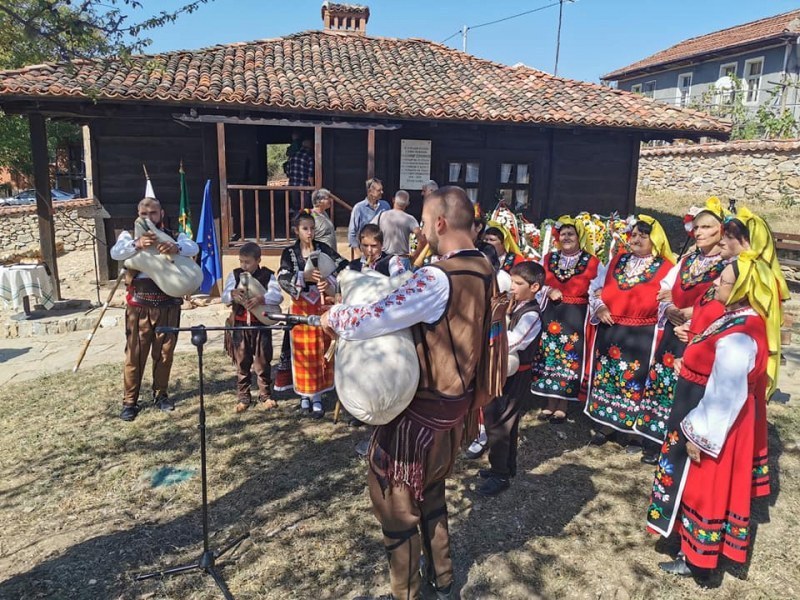 Село Свежен кани на празник и голям събор