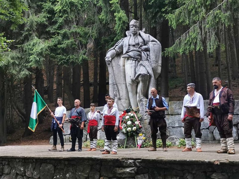 Ден 1 по стъпките на Хаджи Димитър до паметника на героя на Бузлуджа