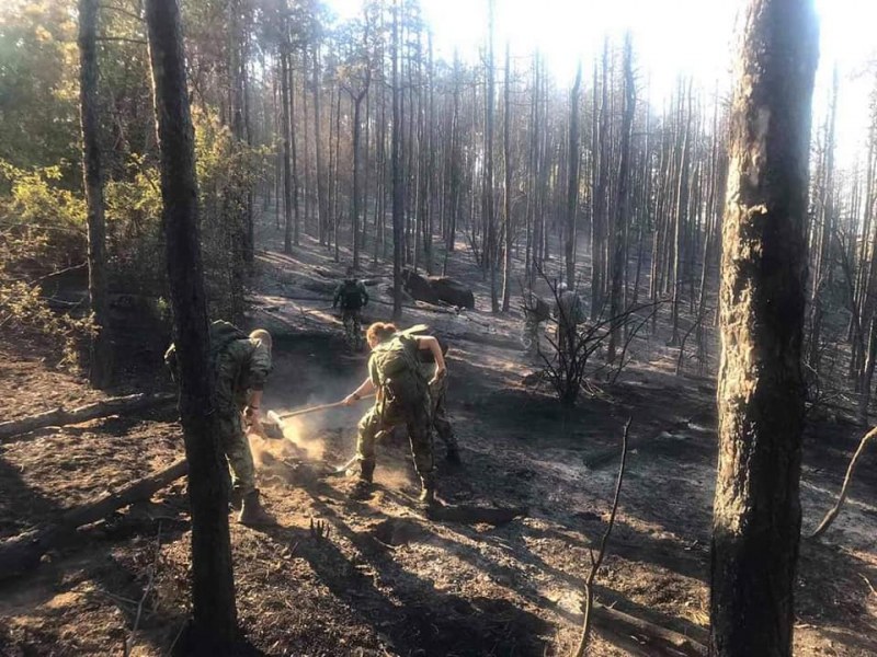 32 военнослужещи и днес оказват помощ при гасенето на пожара край Михилци