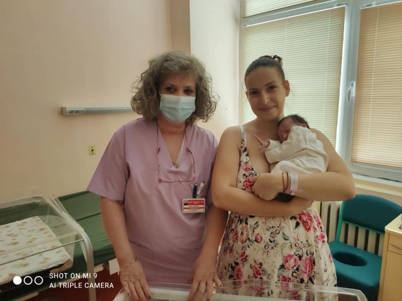 УМБАЛ „Свети Георги“ отчита тенденция, че все повече майки желаят да кърмят