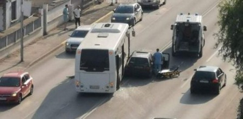 Има пострадал в катастрофата с автобус в Пловдив, шофьорка е в болница