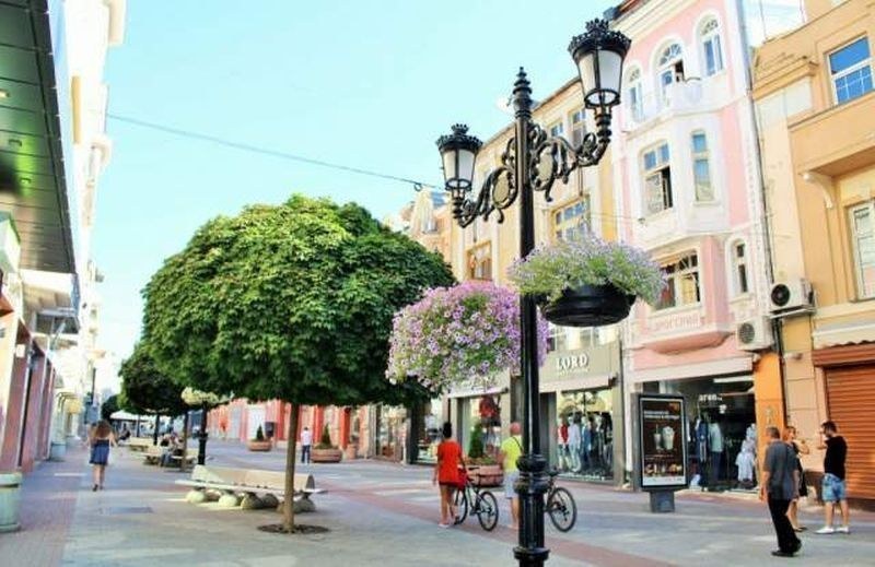 Незначителна облачност и приятно топло в петък в Пловдив
