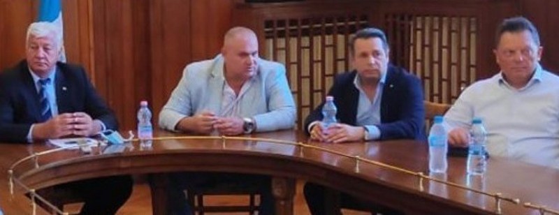 Превозвачите и Общината се разбраха, рейсовете няма да спират от утре