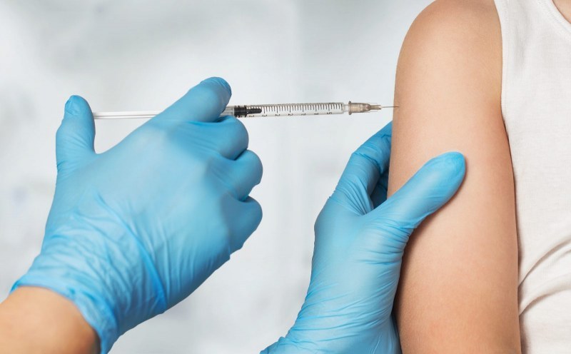 Изнесени ваксинационни пунктове ще работят в Пловдив и Калофер през уикенда