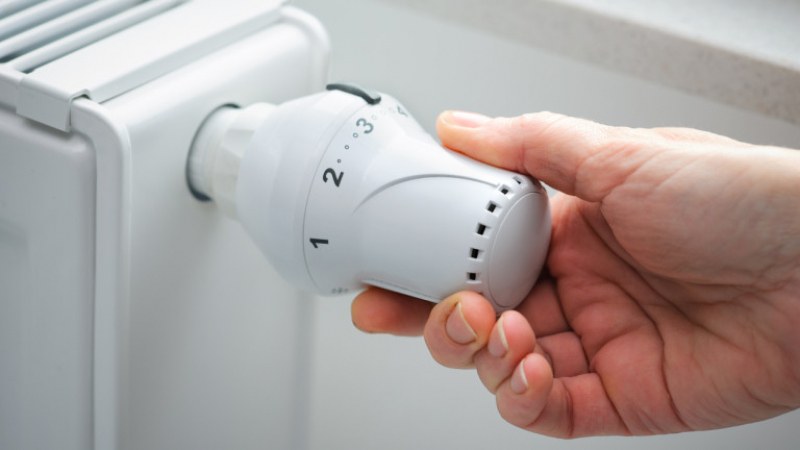 Цените на тока и отоплението за бита остават без промяна до края на годината