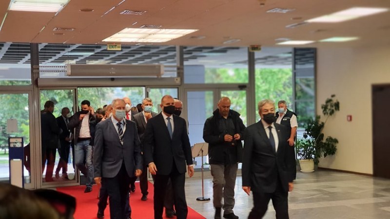 Президентът пристигна в Пловдив
