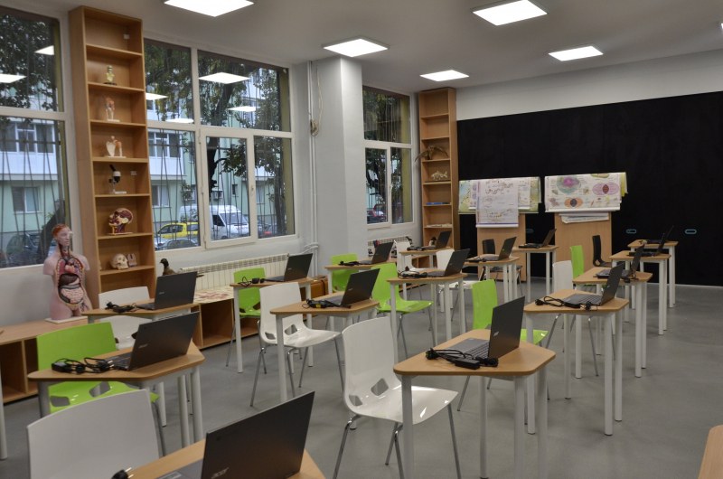 Новият STEM център е вече открит за учениците от Математическата в Пловдив