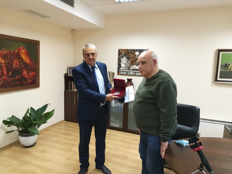 Илия Кисимов отличен с Почетен знак на Пловдив