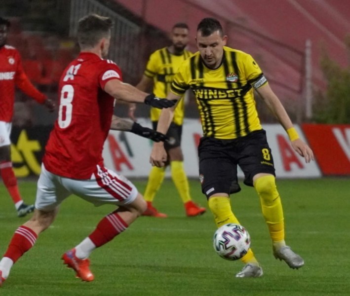 Ботев изигра много силен мач в гостуването си на ЦСКА, но загуби с 2:3