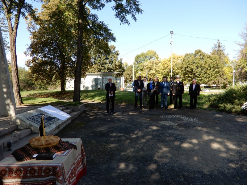 В Карловско: Откриха паметна плоча на загинали войници от Трети украински фронт