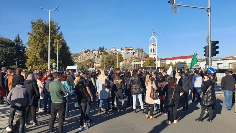 Бизнесът протестира в Пловдив, блокира сърцето на града