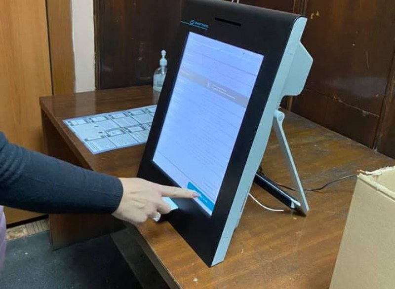 Хората в Калояново могат да тренират на пробна машина за гласуване