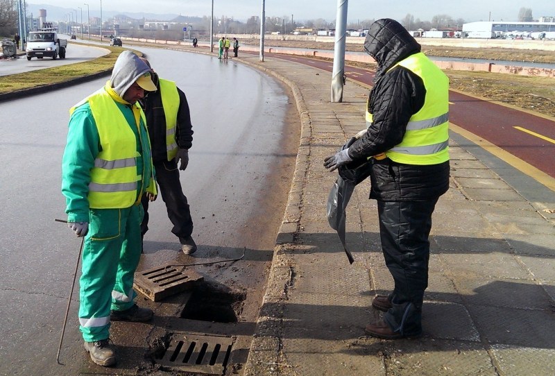 Чистят шахтите в Пловдив и тази седмица, приемат се сигнали за проблеми