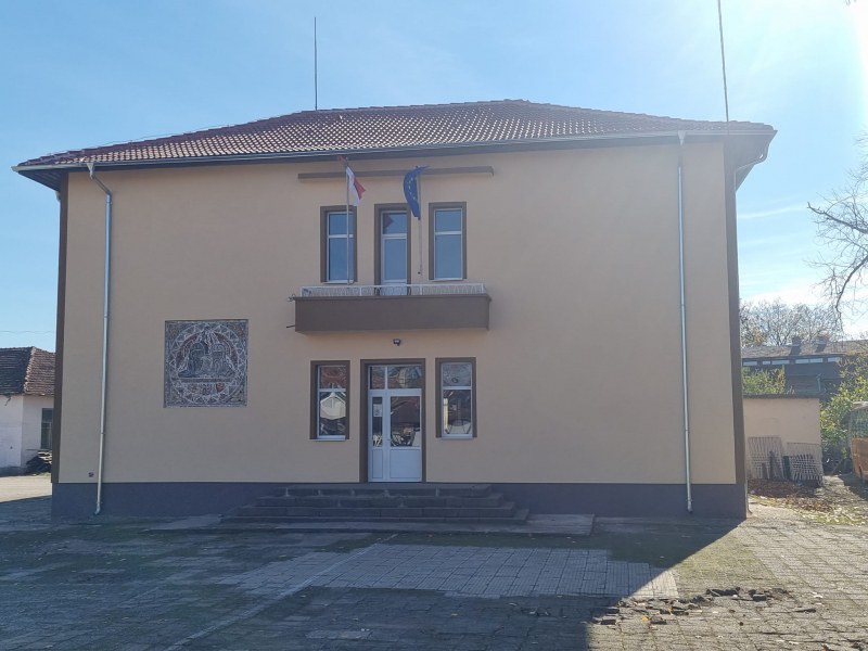 Кметът „Родопи” гостува в обновеното училище в Кадиево