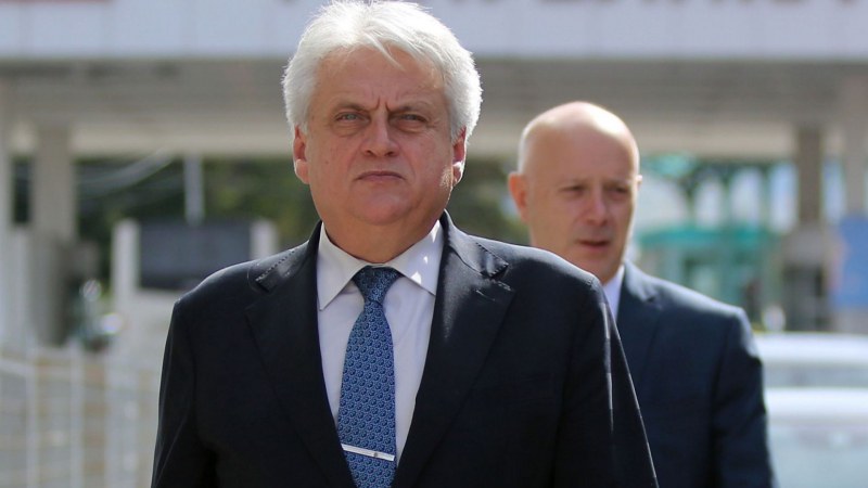 Бойко Рашков: Съвършено нормално и спокойно протича деня, независимо от опитите за внушения