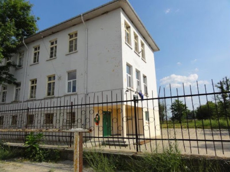 В 4 общини в Пловдивско големите ученици се връщат в клас