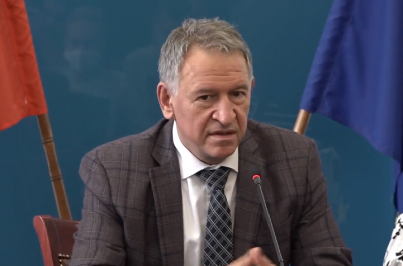 Здравният министър даде подробности за връщането на учениците в понеделник