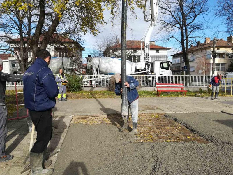 Ремонт на двора започна в детска градина в Стамболийски