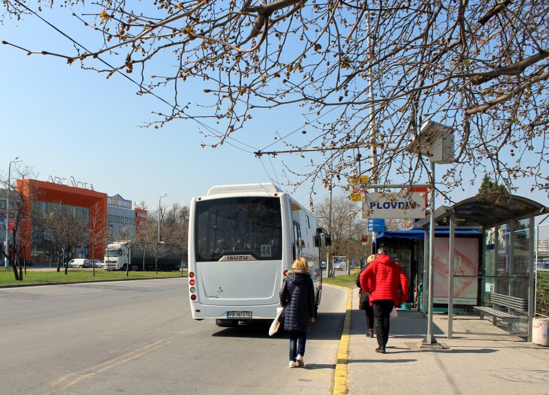 Спират движението в нов участък на бул. „Санкт Петербург“