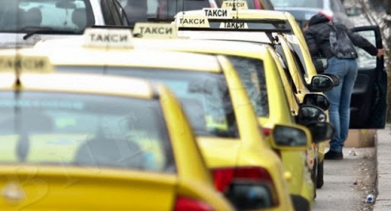 Приемат заявления от таксиметрови шофьори за разрешителните за 2020