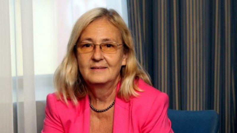 Проф. Мира Кожухарова: Можем да смятаме, че четвъртата вълна затихва