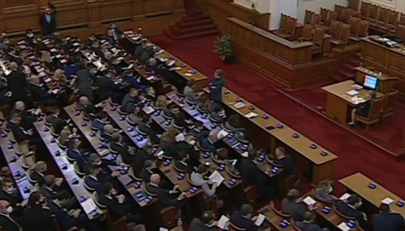 Парламентът прие срока на мораториума и замразяване цените на тока