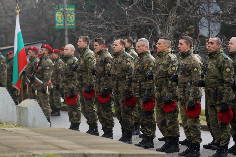 Карловската бригада отдаде почит на загиналите български войници в Ирак