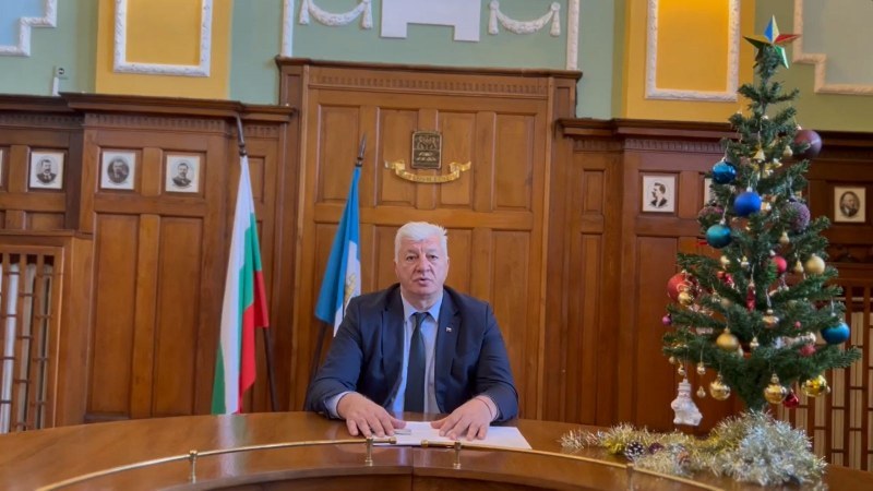 Здравко Димитров: Пожелавам ви здраве и вяра, че ни очакват по-добри времена