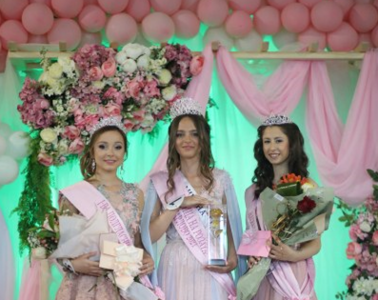 Търсят красиви девойки за конкурса “Царица на розата“ в Карлово